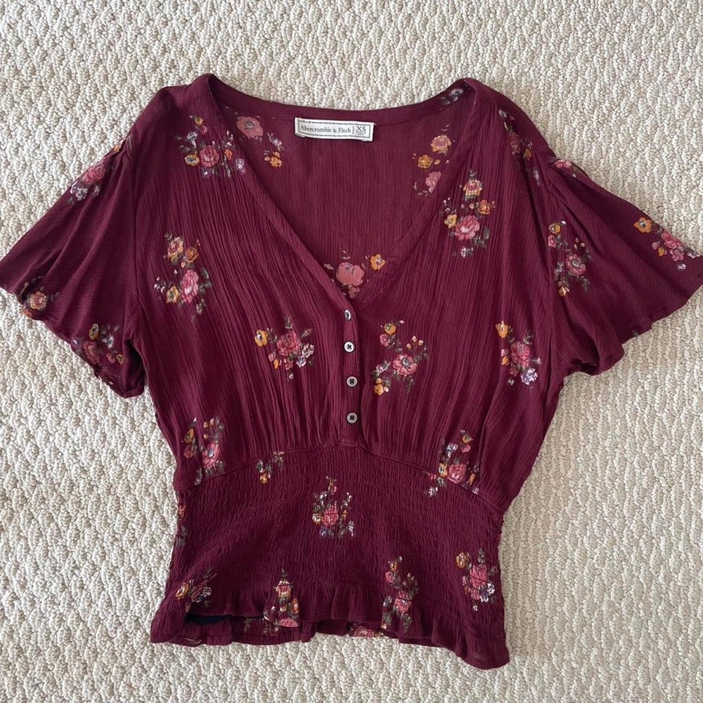 Abercrombie & Fitch Women's Burgundy and Red Shirt